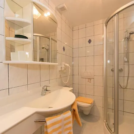 Grieseltal, Pension *